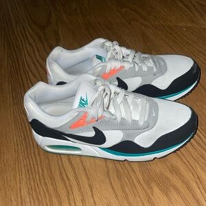 Nike air max correlate.